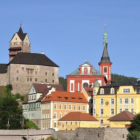 Hotel Cisar Ferdinand Loket Kültér fotó