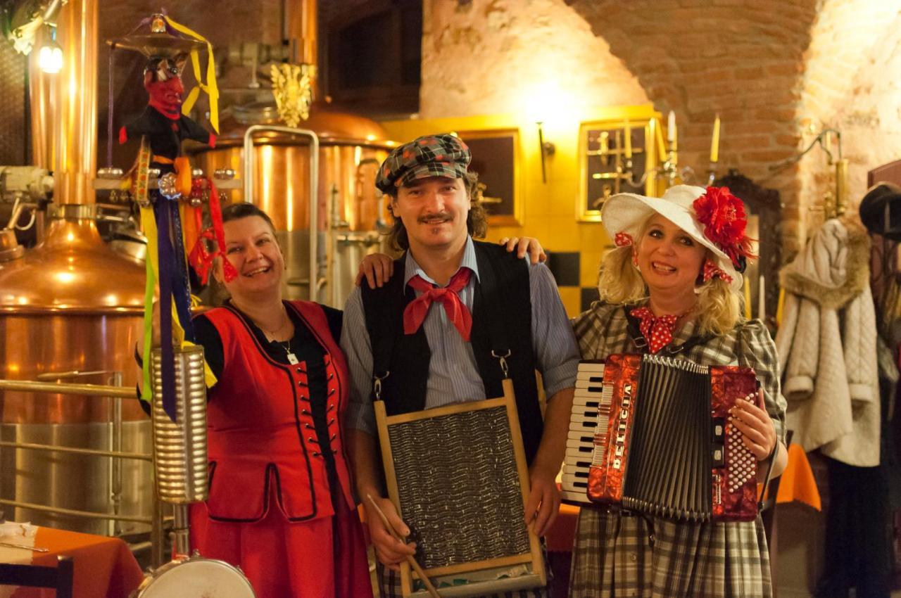 Hotel Cisar Ferdinand Loket Kültér fotó