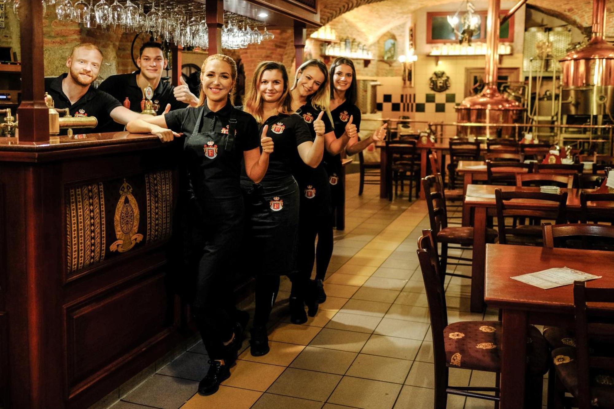 Hotel Cisar Ferdinand Loket Kültér fotó
