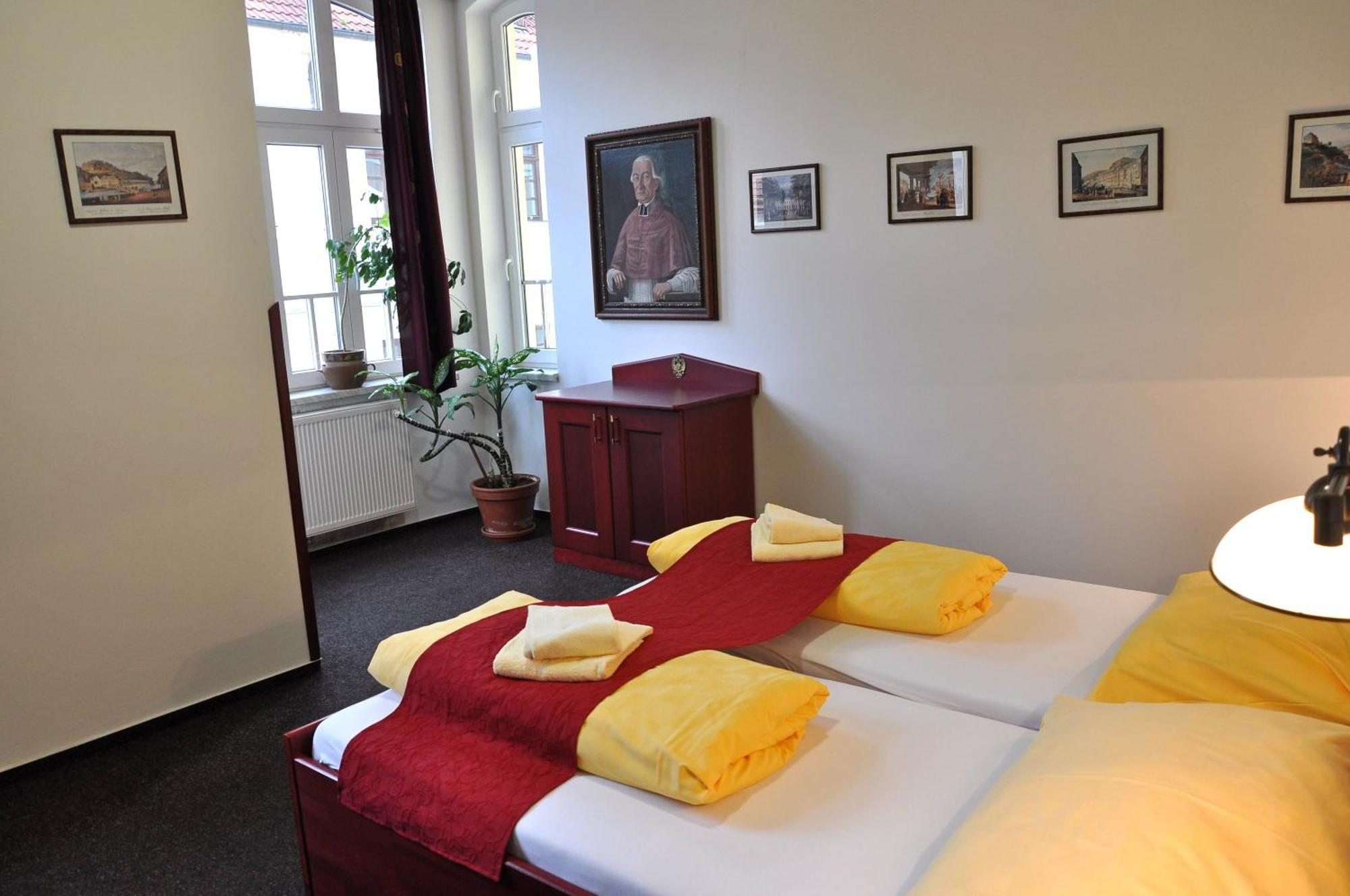Hotel Cisar Ferdinand Loket Kültér fotó