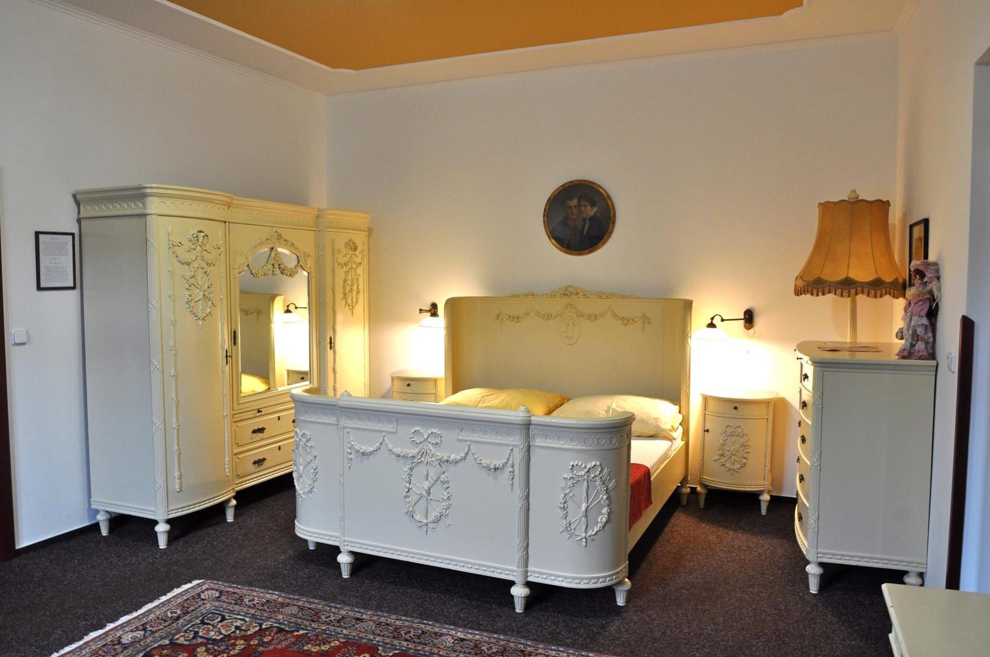 Hotel Cisar Ferdinand Loket Kültér fotó