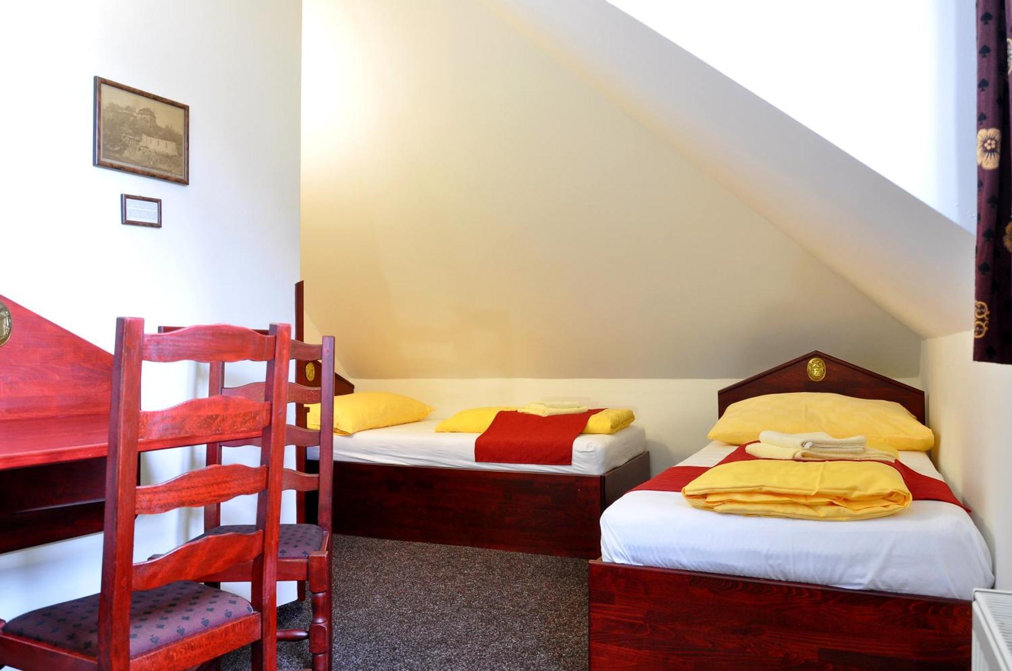Hotel Cisar Ferdinand Loket Szoba fotó