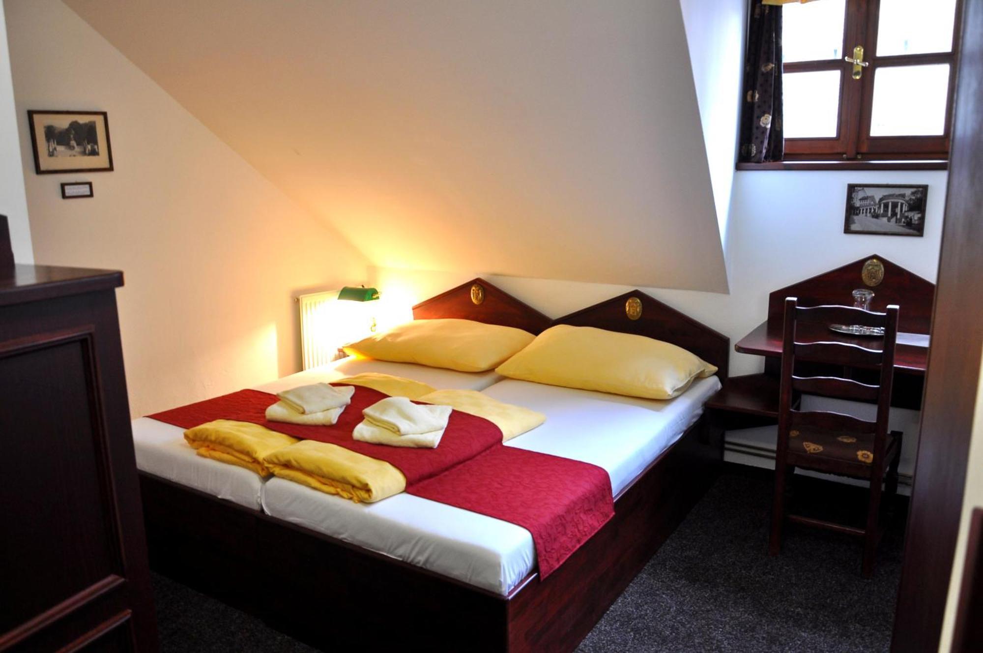 Hotel Cisar Ferdinand Loket Szoba fotó
