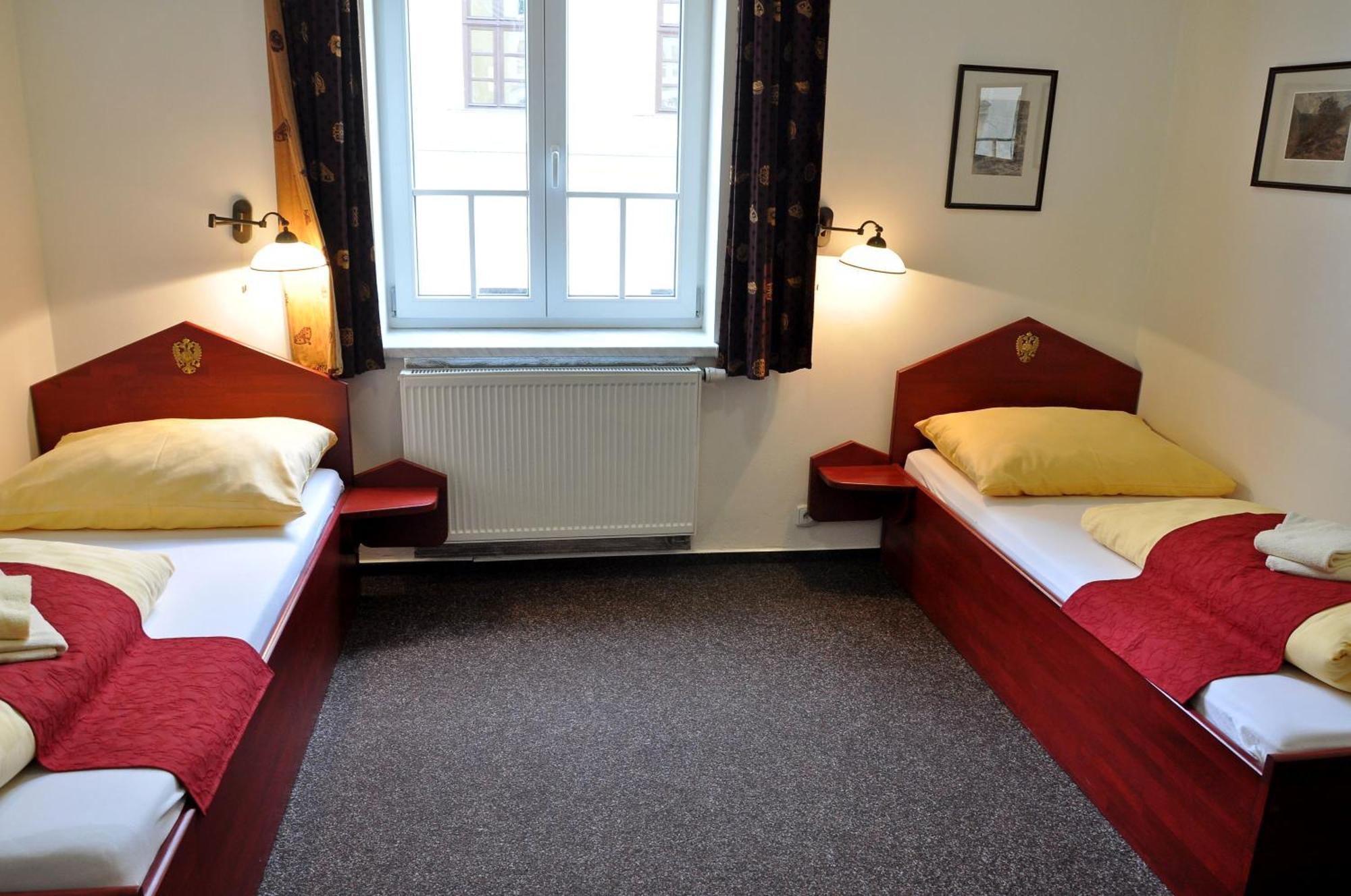 Hotel Cisar Ferdinand Loket Szoba fotó